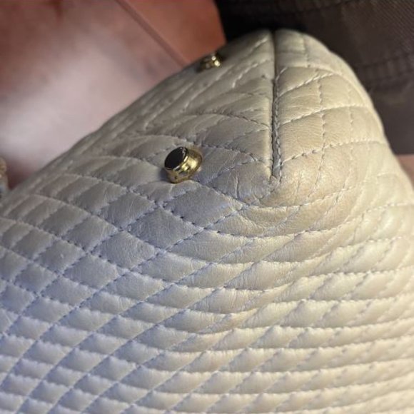 BALLY Authentic Vintage Quilted Cream Leather Chain Link Shoulder Bag - Picture 13 of 16